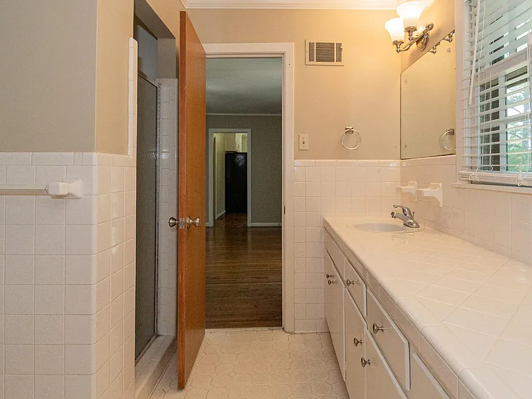 MASTER BATH WITH SHOWER