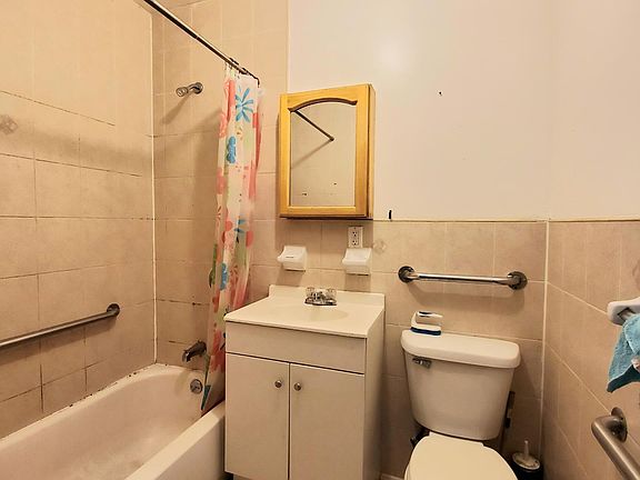 5th image of 1936 Chatterton Ave APT 2