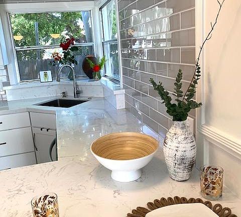 kitchen with island peninsula