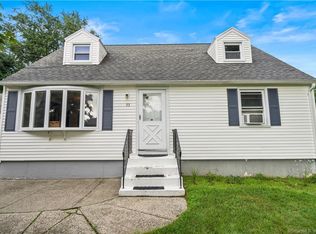 33 Ruth St, Trumbull, CT 06611