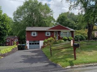 21 Ambassador Ln, Newburgh, NY 12550