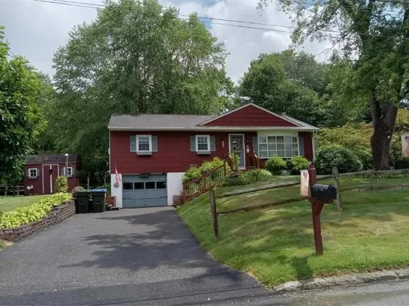 21 Ambassador Lane, Newburgh, NY 12550