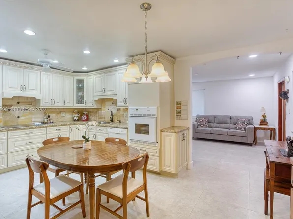221 NE 1st Ter Unit 1, Dania, FL 33004