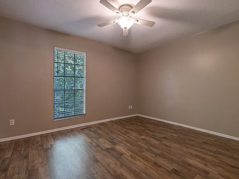 235 Keowee Trl — Photo 31
