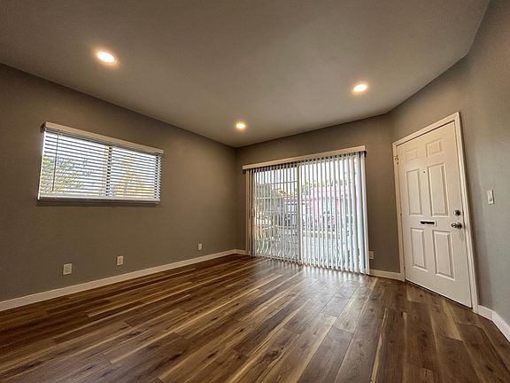 Spacious and Natural light living room