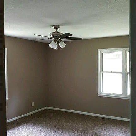 3rd image of 2020 Lawrence Ave