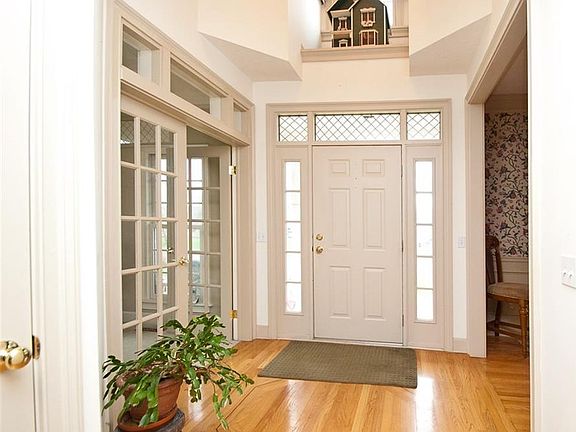3rd image of 3429 Woodlands Cir