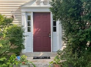 6937 Confederate Ridge Ln, Centreville, VA 20121