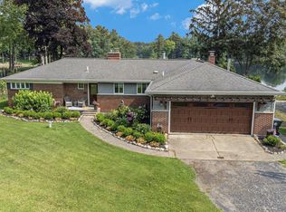 994 Abseguami Trl, Lake Orion, MI 48362