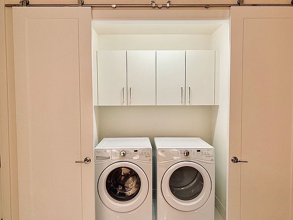 3rd image of 100 1st Ave N #1407