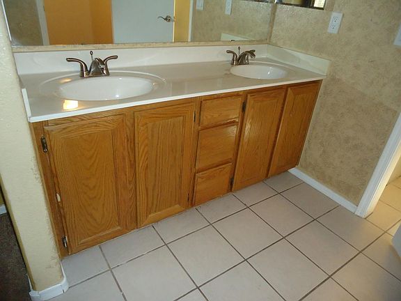 Master sinks and closet area