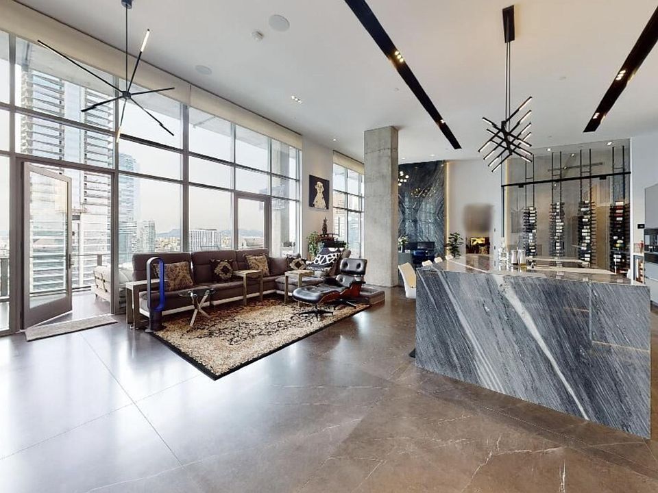 1st image of 1100 S Hope St Penthouse 202
