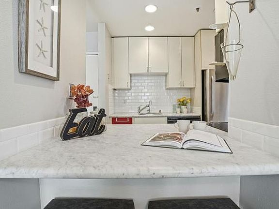 3rd image of 4250 El Camino Real #60
