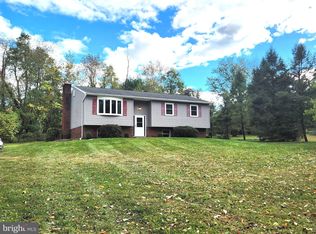 22 College Hill Rd, Summerdale, PA 17093