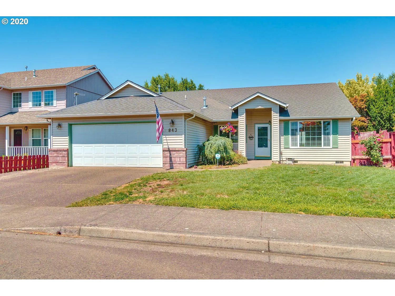 843 Meadowlawn Pl photo 1