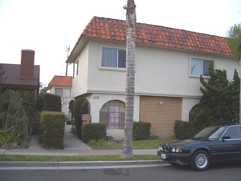 1st image of 139 6th St APT 4