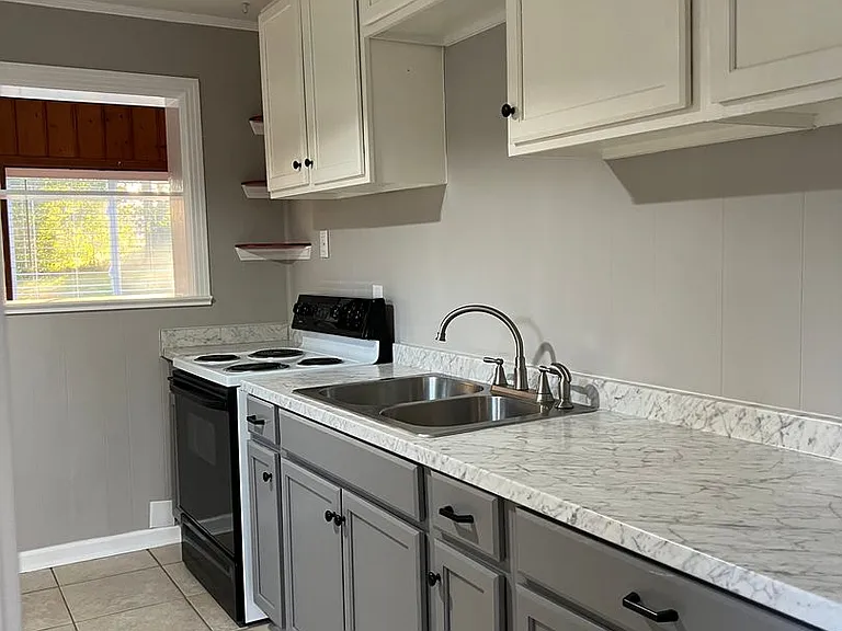 122 Forest Ave — Photo 9