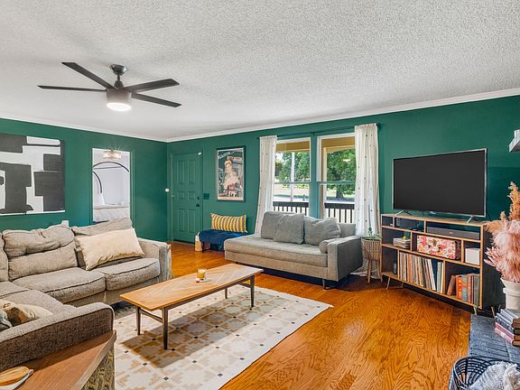 4th image of 104 Donna Dr