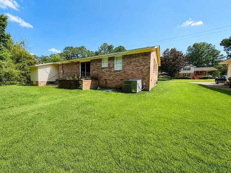 400 S Highland Forest Dr — Photo 3