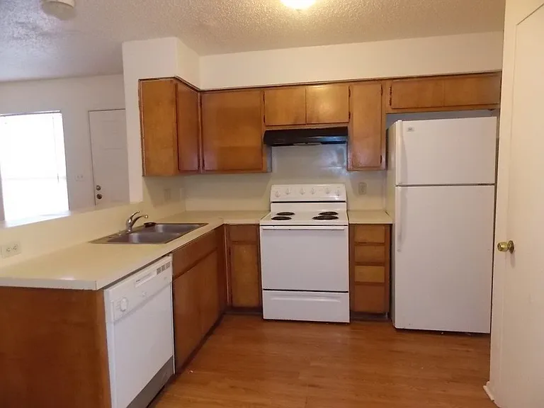 5501 Rose Hill Cir — Photo 9