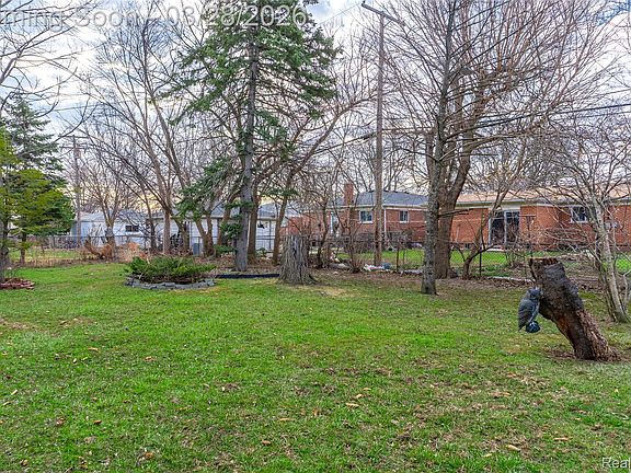 2nd image of 8362 Sunburst St