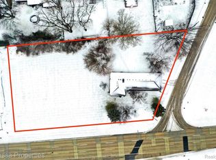 42431 Mound Rd, Sterling Heights, MI 48314