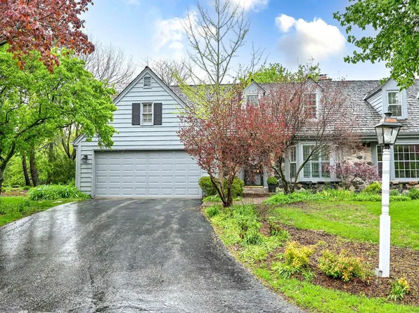 10315 North Westport CIRCLE, Mequon, WI 53092