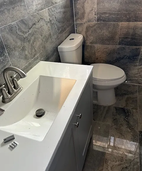 710 Caine St — Photo 2