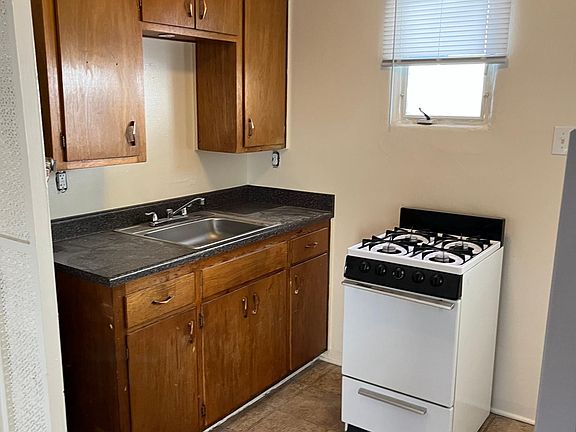 4th image of 506 Princeton Dr SE #E