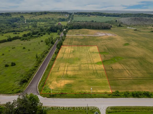 1511 Tay Point Rd, Penetanguishene, ON L9M 2C6