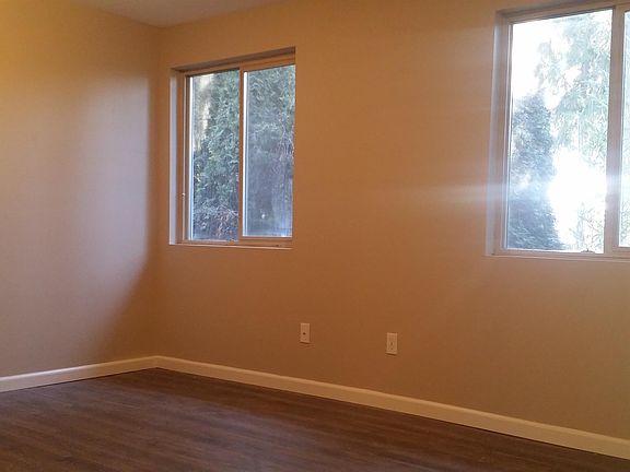 3rd image of 19057 Cedardale Rd