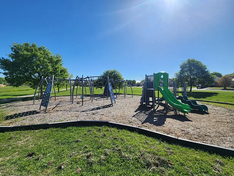 1642 W County Line Rd — Photo 34