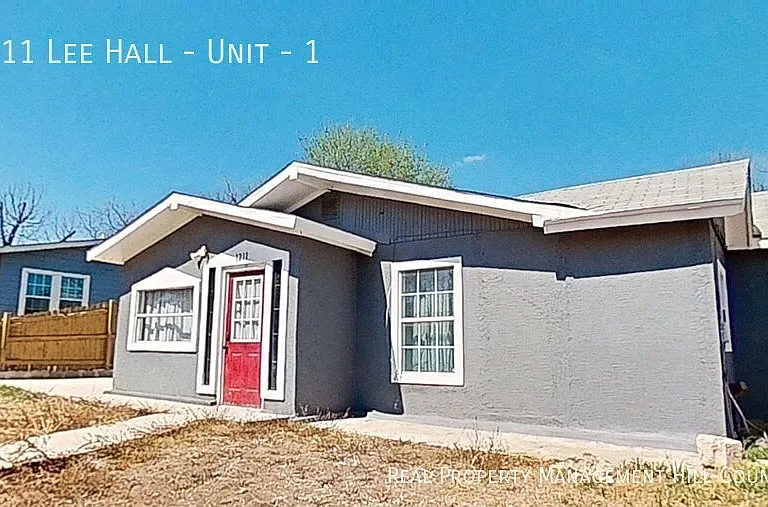 1211 Lee Hall #1 — Photo 1