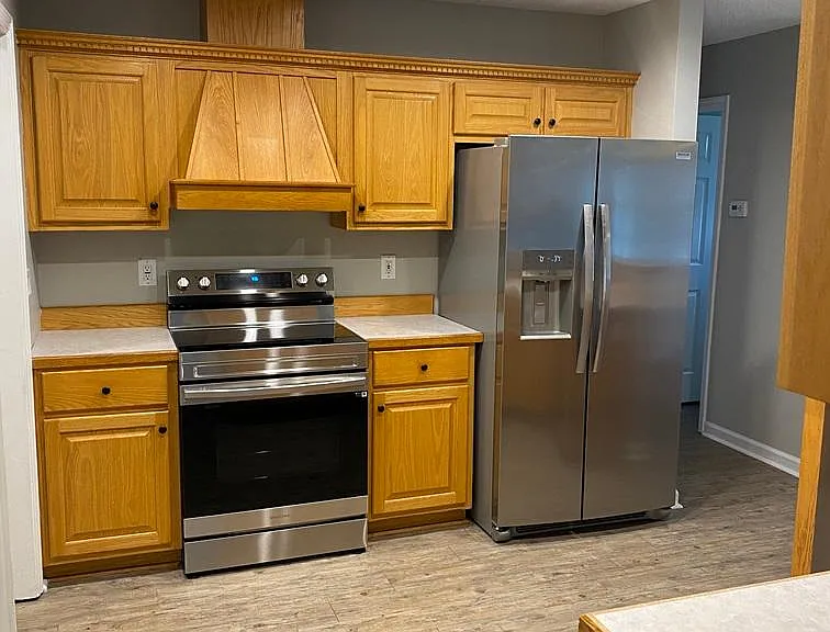 300 Greenview Ct — Photo 14