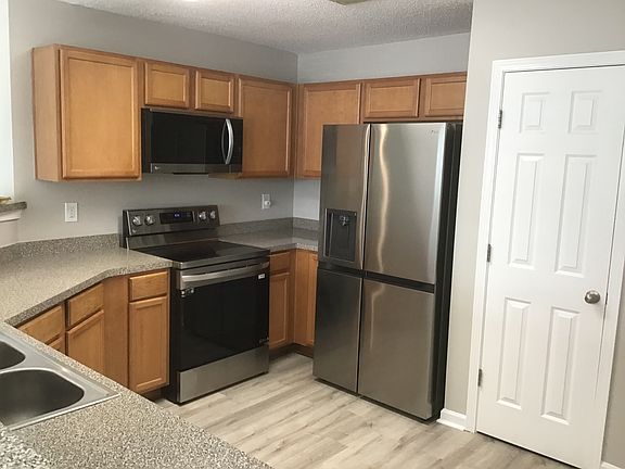 3rd image of 1262 Brookstone Rd