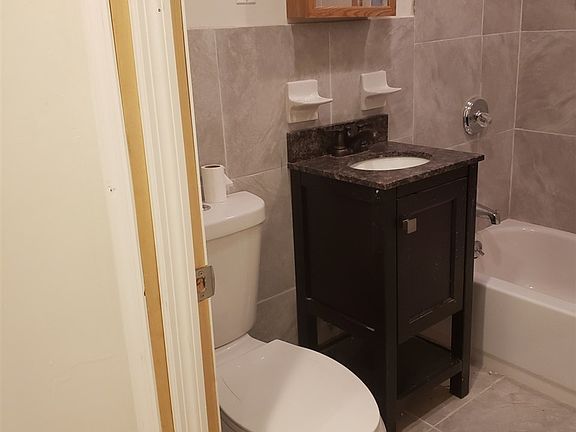 5th image of 170 Brookdale Ave #1