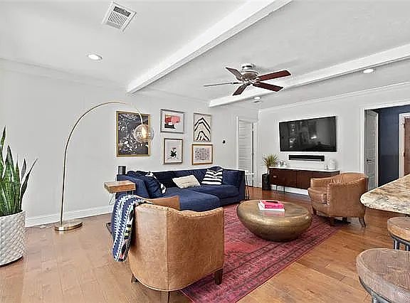 4th image of 6840 Roundrock Rd