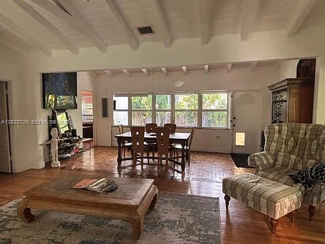 Shorecrest — Photo 4