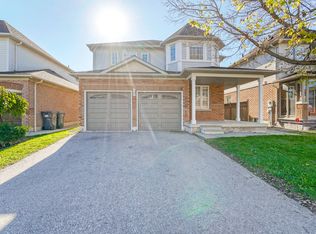 8 Poplar Plains Rd, Brampton, ON L7A2E3