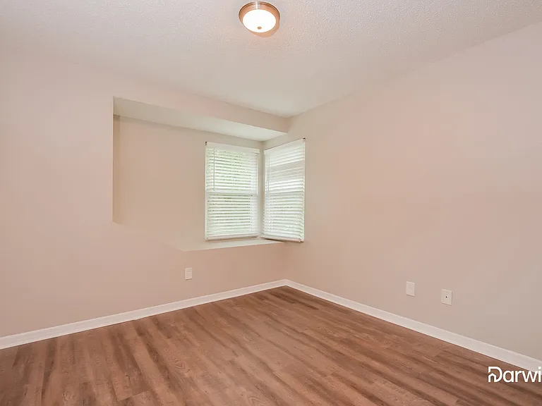 1034 Manigan Ave — Photo 11