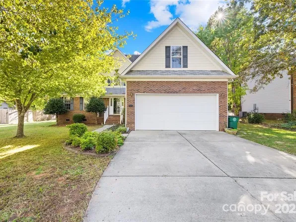 1035 Hawthorne Dr, Indian Trail, NC 28079