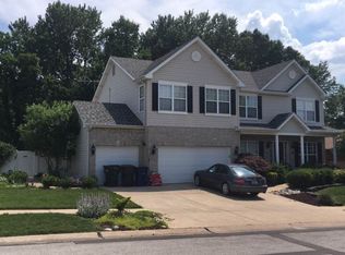 1194 Oak Hill Ct, Ballwin, MO 63021