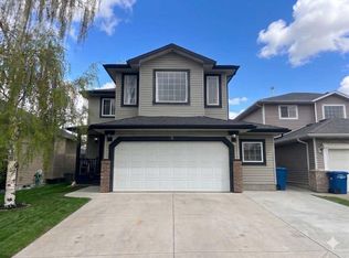 8 S Thorndale Close SE, Airdrie, AB T4A2B9