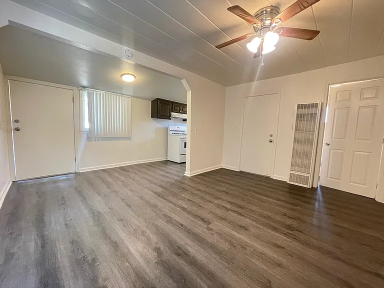 4347 Cypress Ave #4347 — Photo 2