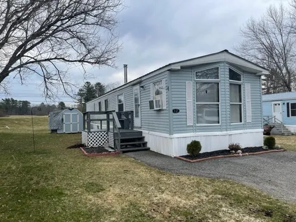 12 Baxter Lane, Pittston, ME 04345