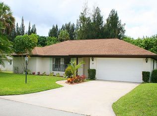 37 Forest Park Dr, Vero Beach, FL 32962