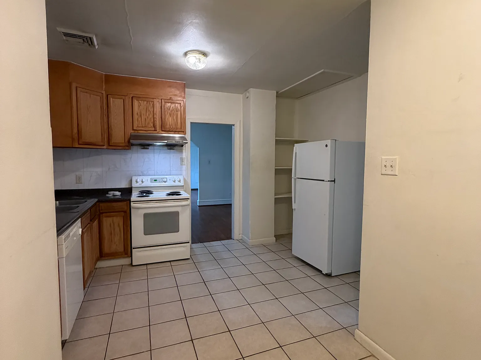 2 bed, 1110 sqft, $1,400 — Photo 3