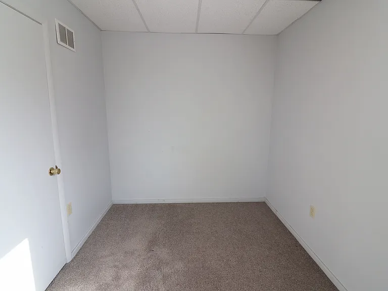 350 Adamstown Rd #C — Photo 11