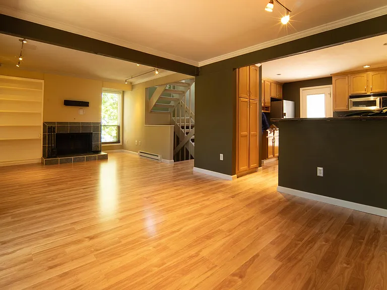 4220 Greenbriar Blvd — Photo 3