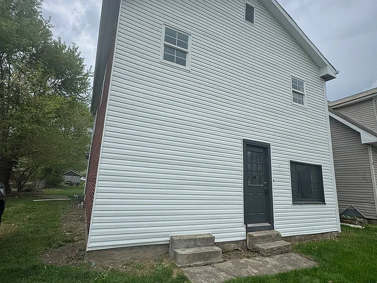 845 Moxahala Ave — Photo 1